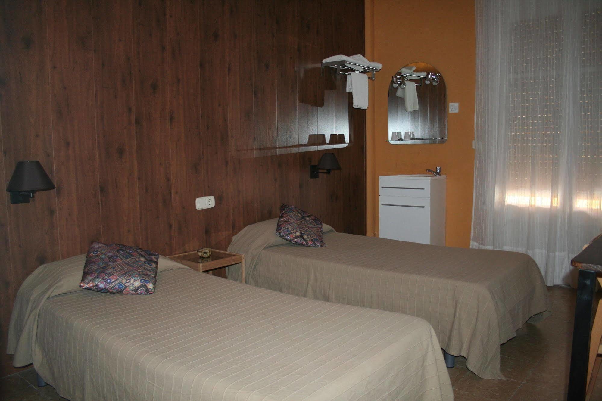 Hostal Juventus Портбоу Экстерьер фото