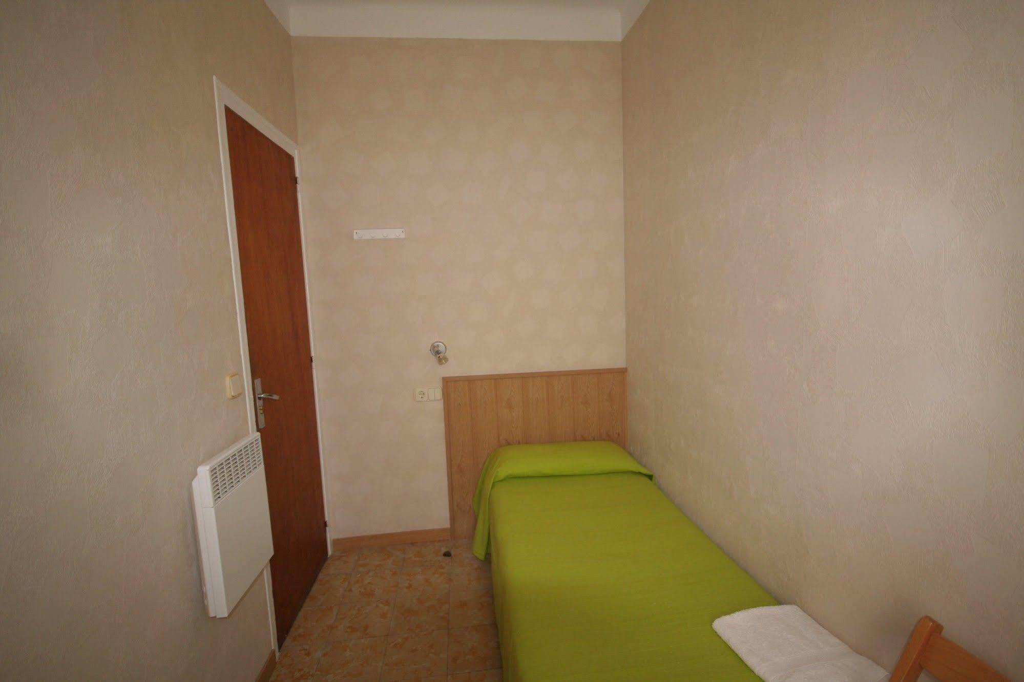 Hostal Juventus Портбоу Экстерьер фото
