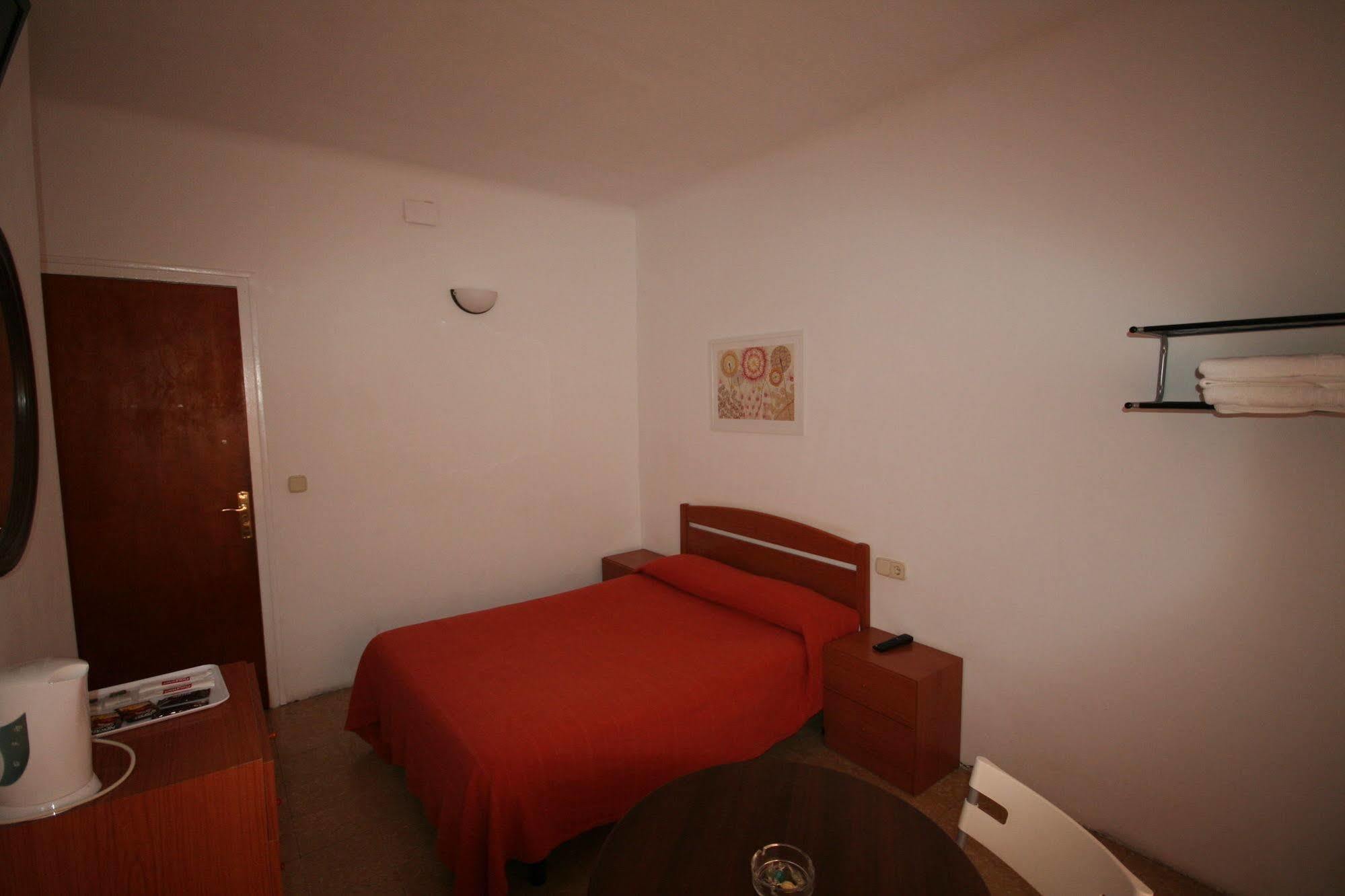 Hostal Juventus Портбоу Экстерьер фото